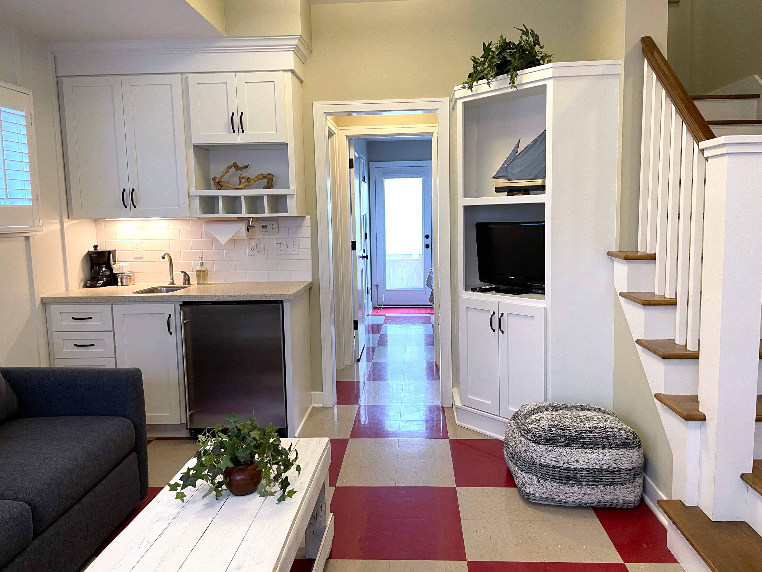 bridgeportmainliving2 The Beach House at Lake Street